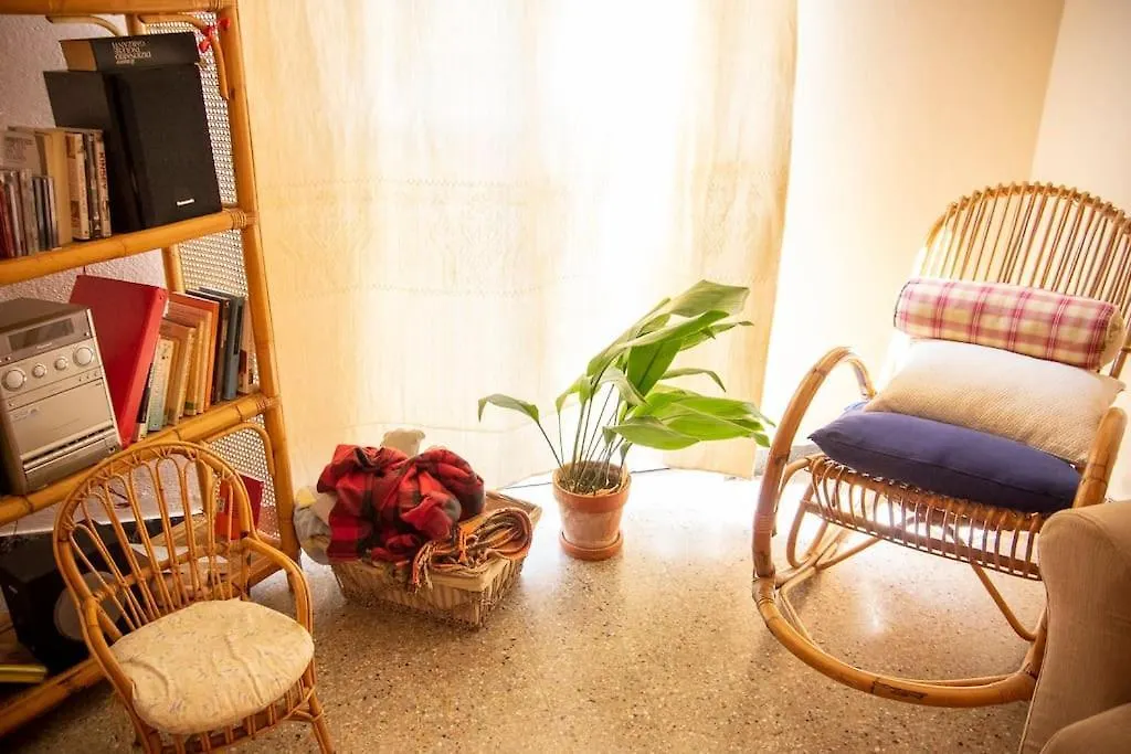 Pop In! Sunny 2Bdr Apt Cagliari Near The Beach 0*,  이탈리아