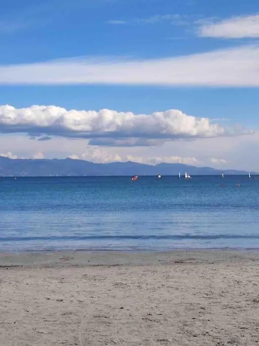 Pop In! Sunny 2Bdr Apt Cagliari Near The Beach 0*,  이탈리아