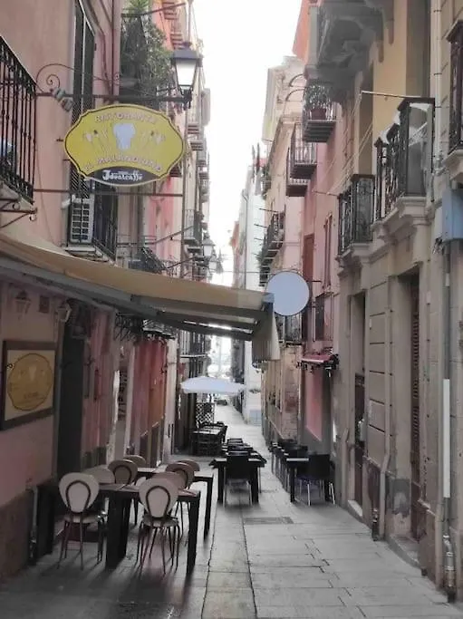 Pop In! Sunny 2Bdr Apt Cagliari Near The Beach 아파트