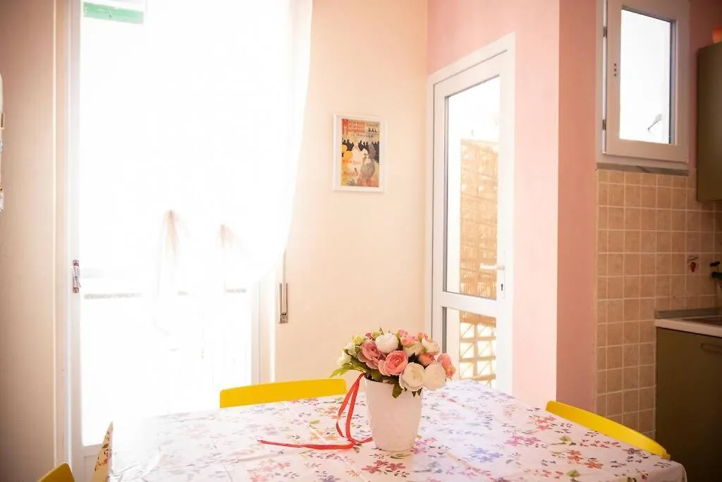 아파트 Pop In! Sunny 2Bdr Apt Cagliari Near The Beach 이탈리아